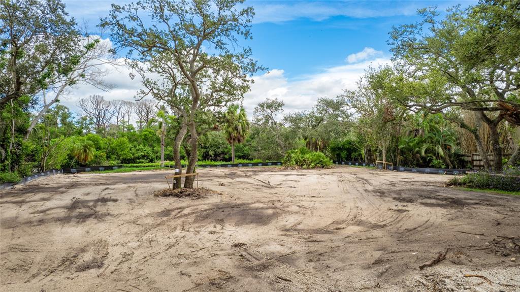 7247 Turnstone Road Sarasota, FL 34242 - Photo 2 of 11