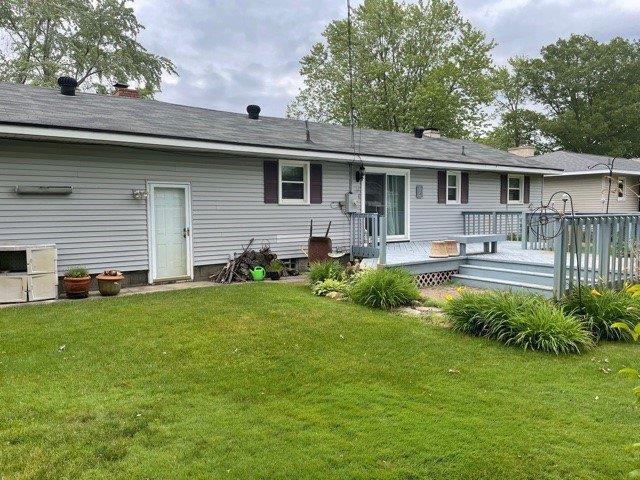 1501 Colonial Road Muskegon, MI 49441 - Photo 2 of 21 Colonial 28