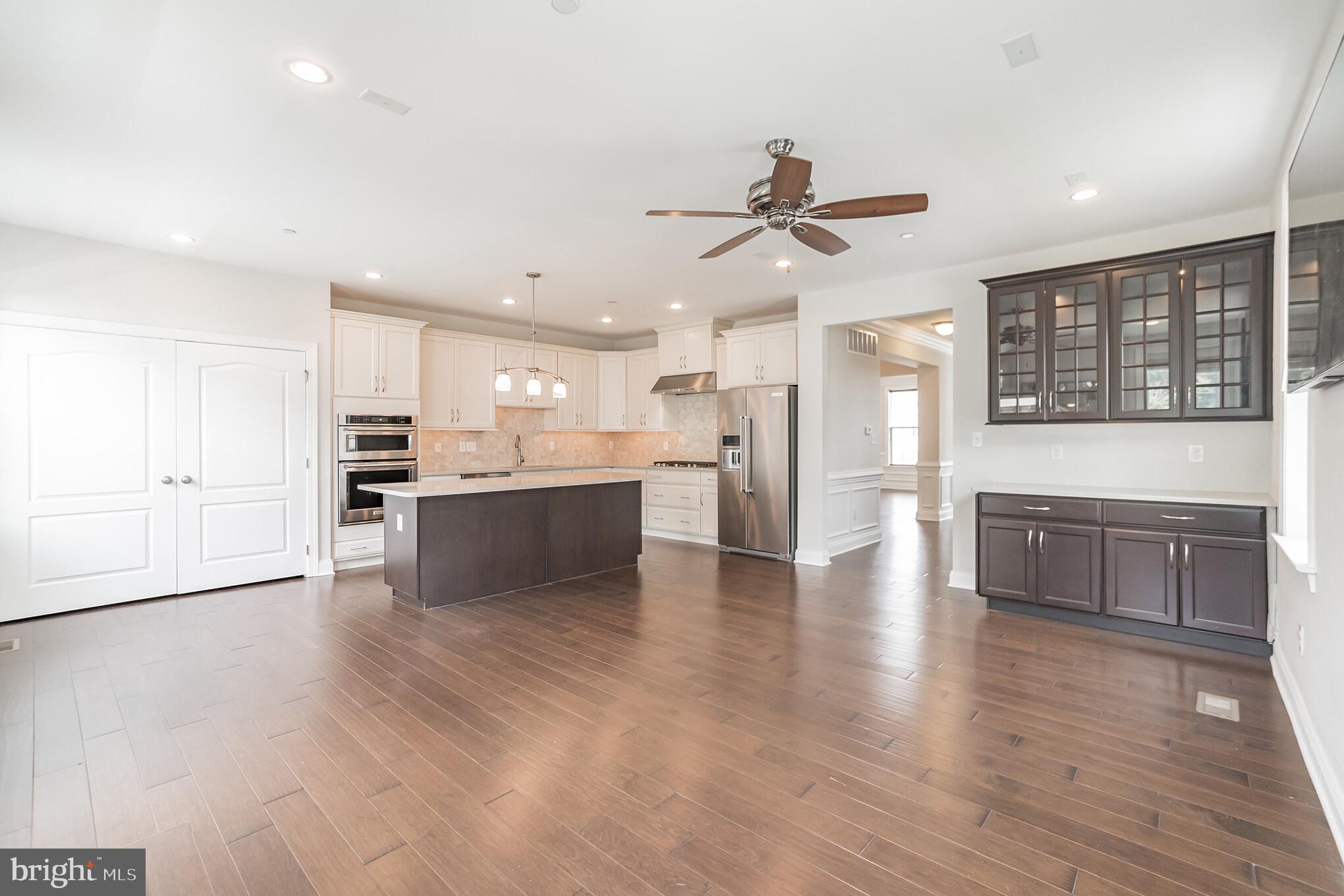 317 Corvus Circle Springfield, PA 19064 - Photo 14 of 44 Family Room/Kitchen