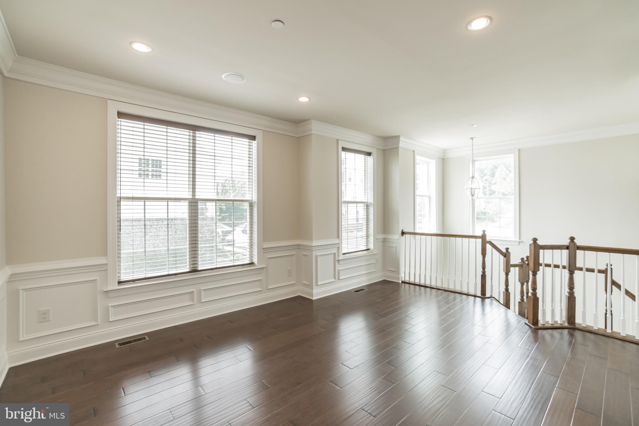 317 Corvus Circle Springfield, PA 19064 - Photo 5 of 44 Living Room