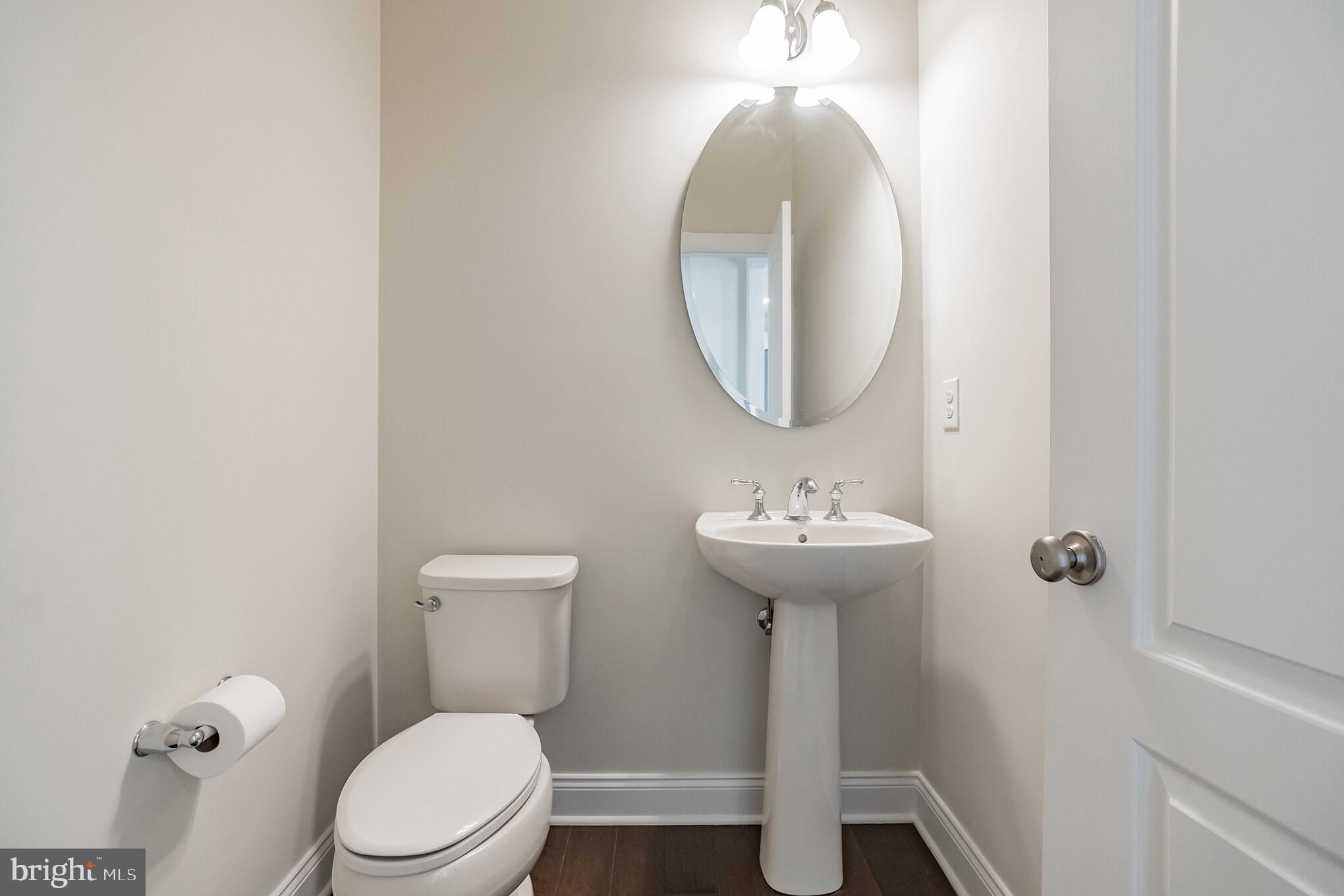 317 Corvus Circle Springfield, PA 19064 - Photo 10 of 44 Main Level Powder Room