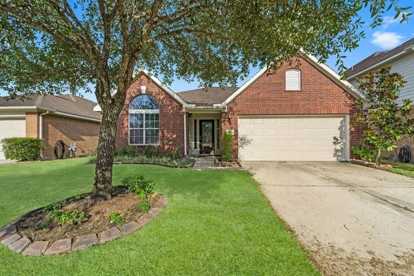 $2,150 | 30218 Deleon Fields Drive, Spring, TX 77386