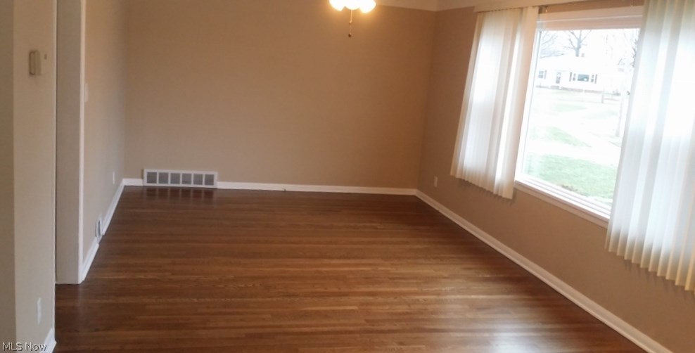 660 Glenhurst Road Willowick, OH 44095 - Photo 4 of 25