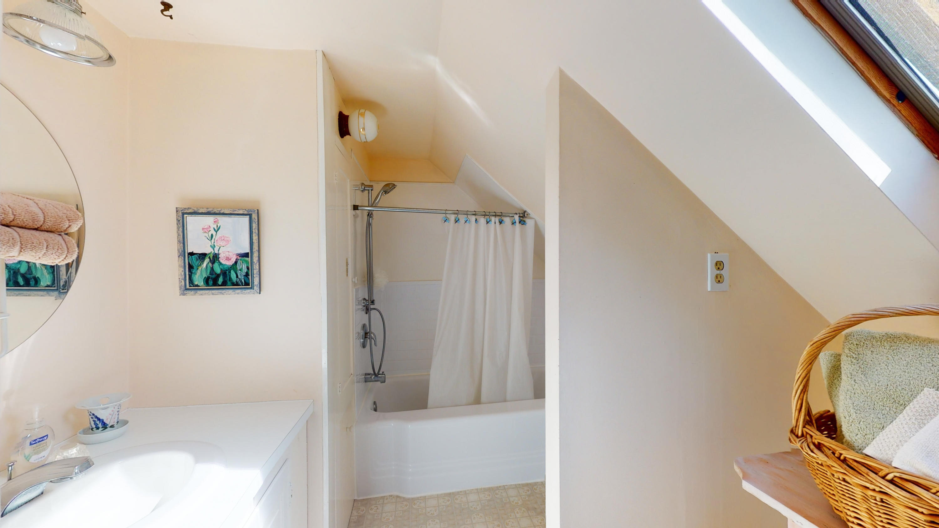 496 Port Clyde Road Tenants Harbor, ME 04860 - Photo 27 of 78 Main House - 2nd Floor Bathroom