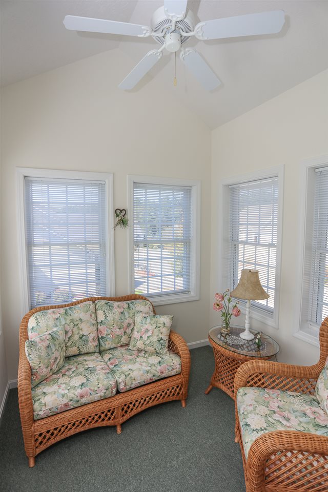 34 Mammoth Road, Unit 8 Hooksett, NH 03106 - Photo 18 of 40