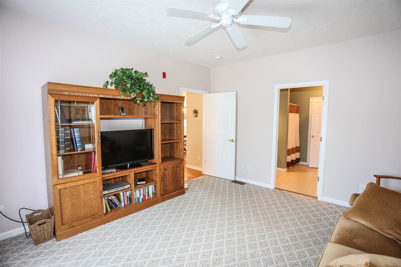 34 Mammoth Road, Unit 8 Hooksett, NH 03106 - Photo 19 of 40