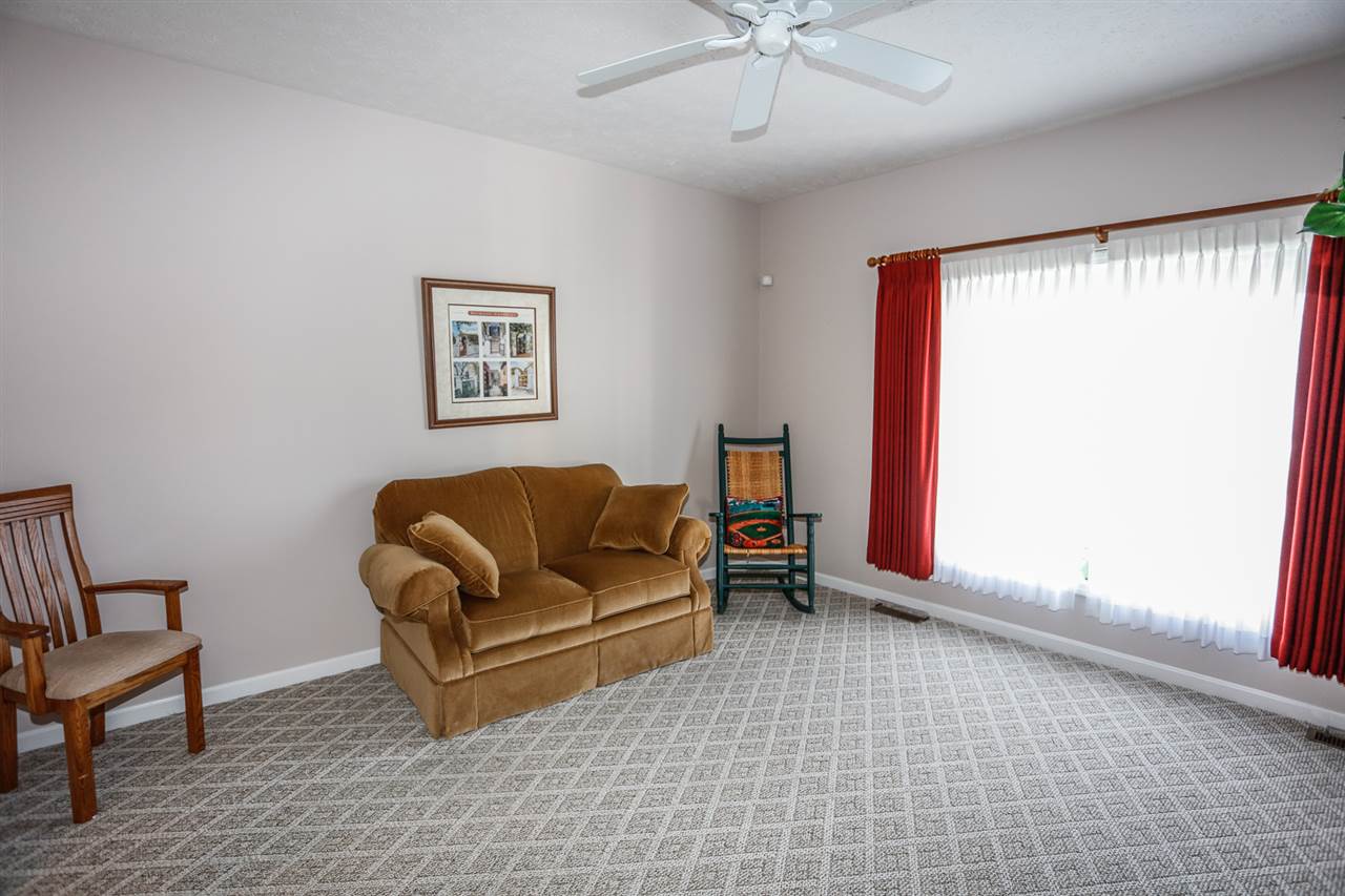 34 Mammoth Road, Unit 8 Hooksett, NH 03106 - Photo 22 of 40