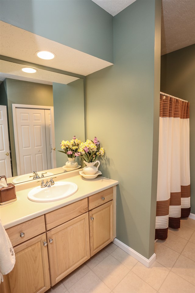34 Mammoth Road, Unit 8 Hooksett, NH 03106 - Photo 24 of 40