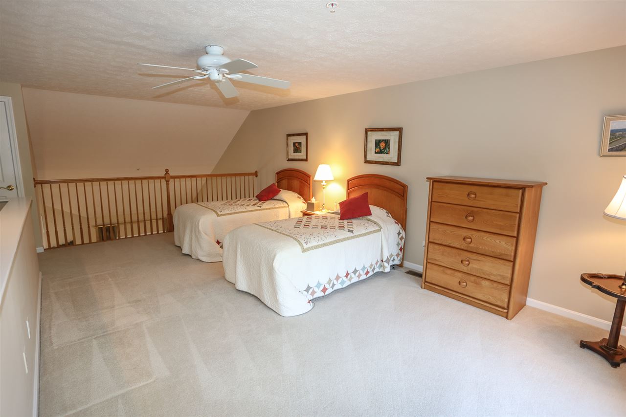 34 Mammoth Road, Unit 8 Hooksett, NH 03106 - Photo 27 of 40