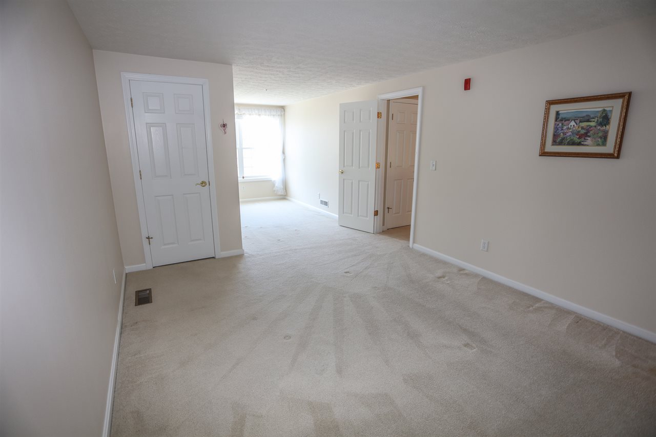 34 Mammoth Road, Unit 8 Hooksett, NH 03106 - Photo 30 of 40