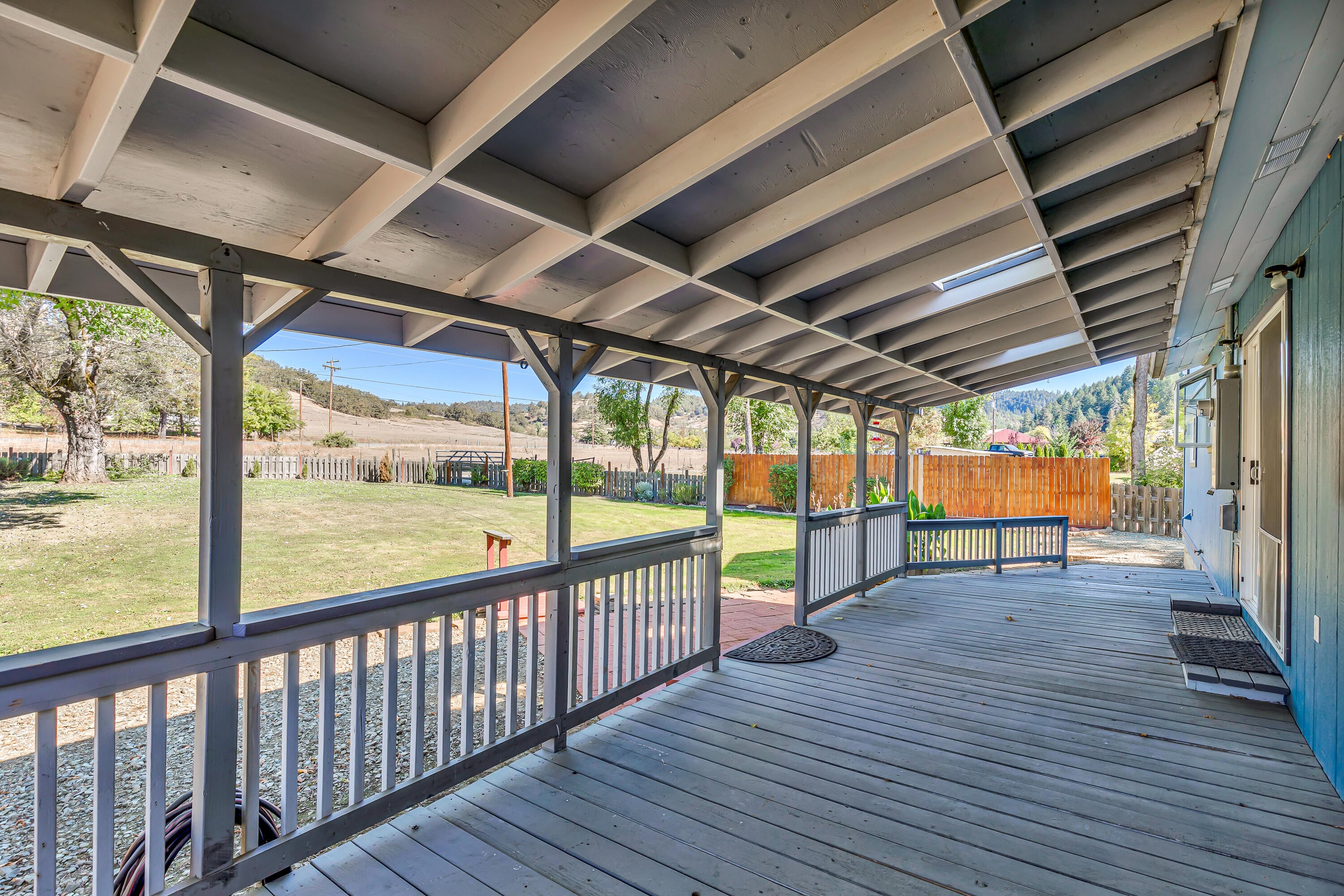 197 Forest Road Myrtle Creek, OR 97457 - Photo 20 of 27 porch