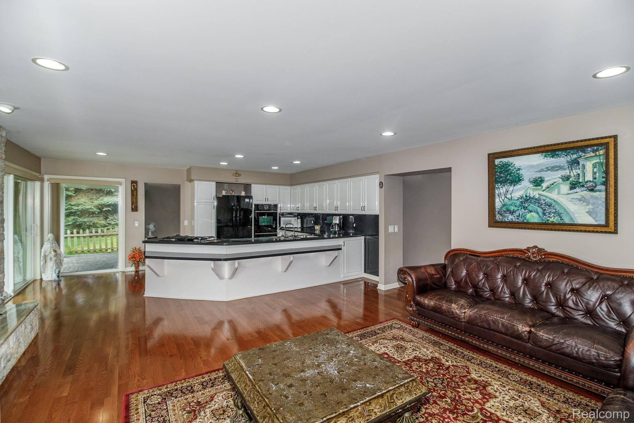 71 Montmorency Road Rochester, MI 48307 - Photo 7 of 29 0N2A6584-Edit.JPG