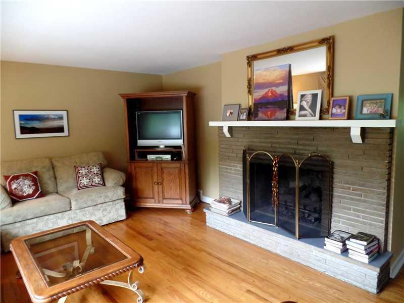 257 Johnston Road Upper St. Clair, PA 15241 - Photo 3 of 20 Living Room.