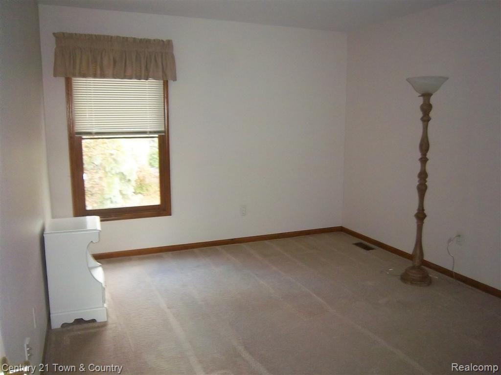 1092 Loncar Drive Rochester, MI 48307 - Photo 13 of 19 Bedroom #3