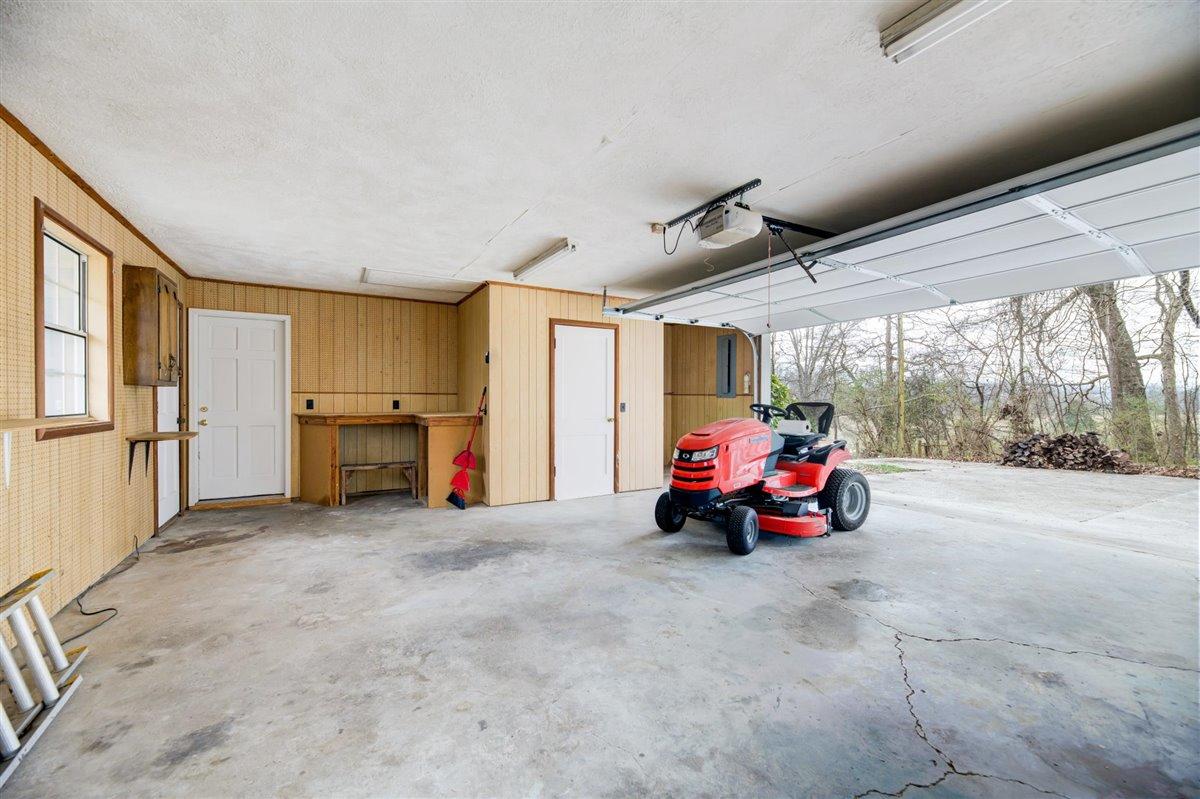 324 Bland Road Clinton, TN 37716 - Photo 24 of 35 25-324-Bland-Rd-Clinton-TN-26