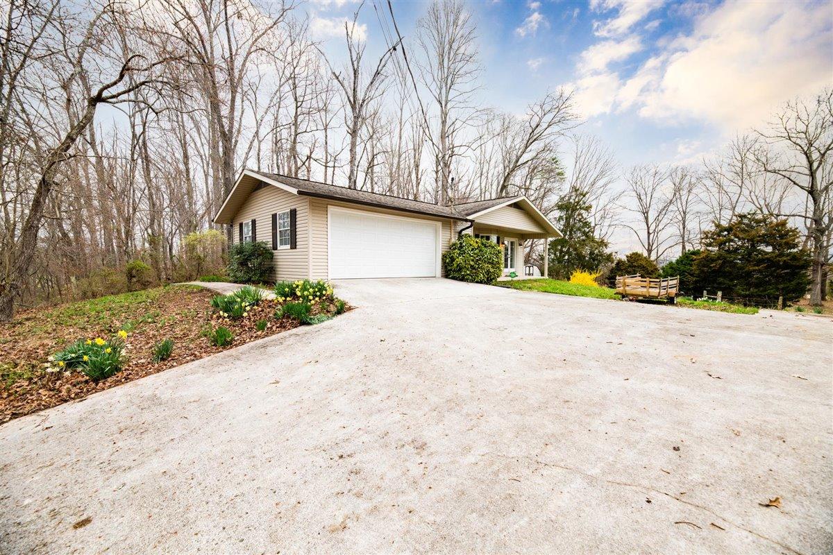 324 Bland Road Clinton, TN 37716 - Photo 26 of 35 27-324-Bland-Rd-Clinton-TN-28