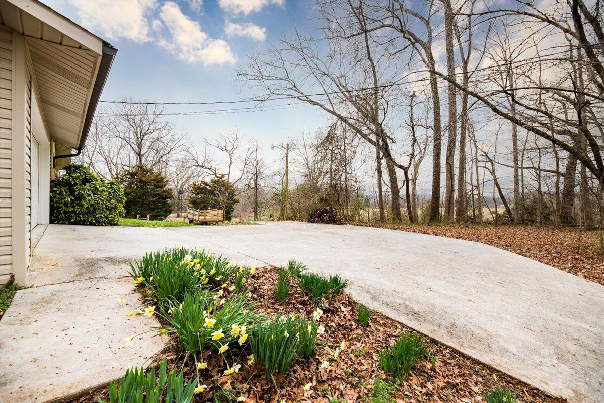 324 Bland Road Clinton, TN 37716 - Photo 27 of 35 28-324-Bland-Rd-Clinton-TN-29