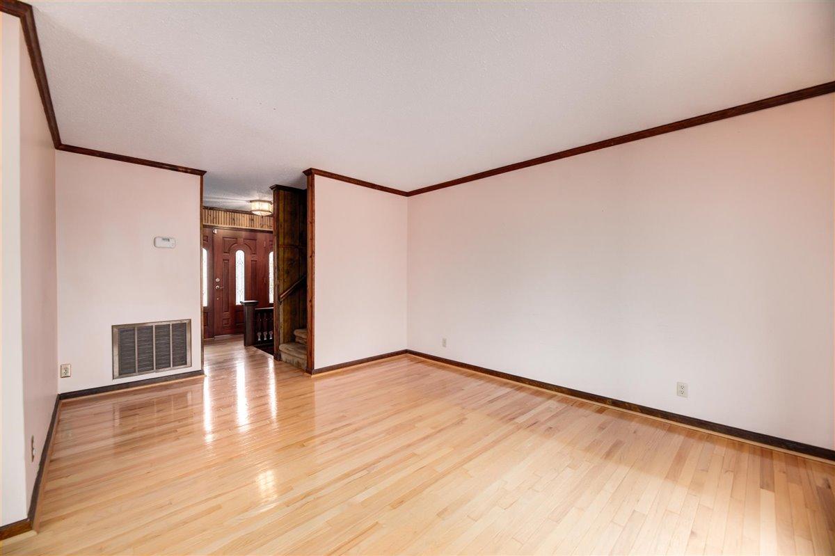 324 Bland Road Clinton, TN 37716 - Photo 6 of 35 06-324-Bland-Rd-Clinton-TN-6
