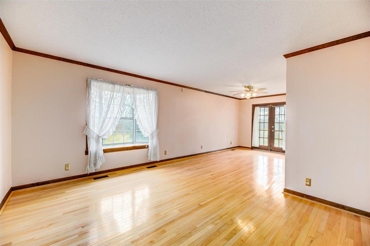 324 Bland Road Clinton, TN 37716 - Photo 7 of 35 07-324-Bland-Rd-Clinton-TN-7