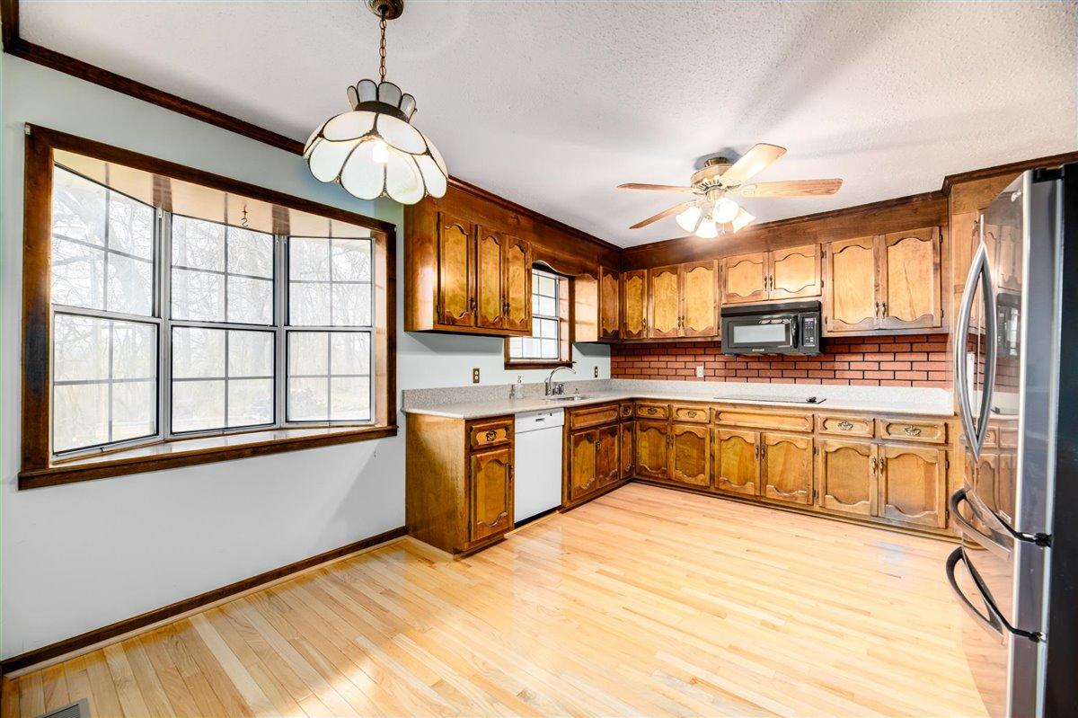 324 Bland Road Clinton, TN 37716 - Photo 10 of 35 10-324-Bland-Rd-Clinton-TN-10