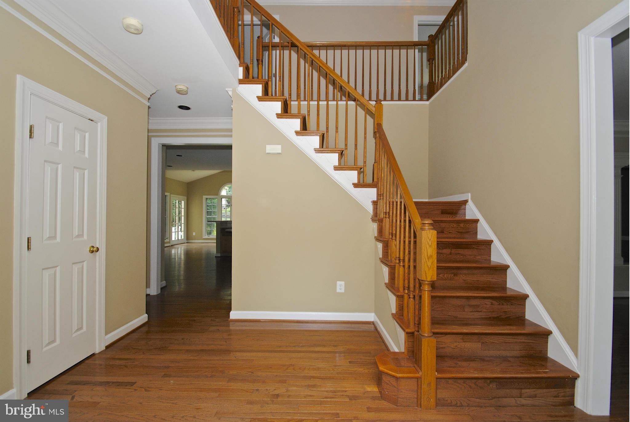 9 Watkins Row Edgewater, MD 21037 - Photo 23 of 30 Two story foyer