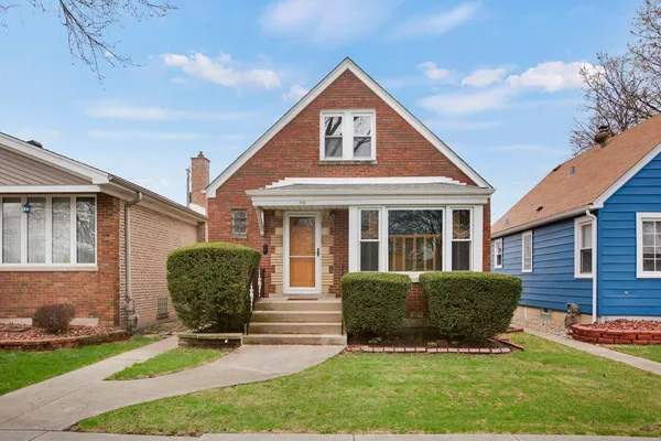 $3,600 | 6152 South Mulligan Avenue, Chicago, IL 60638