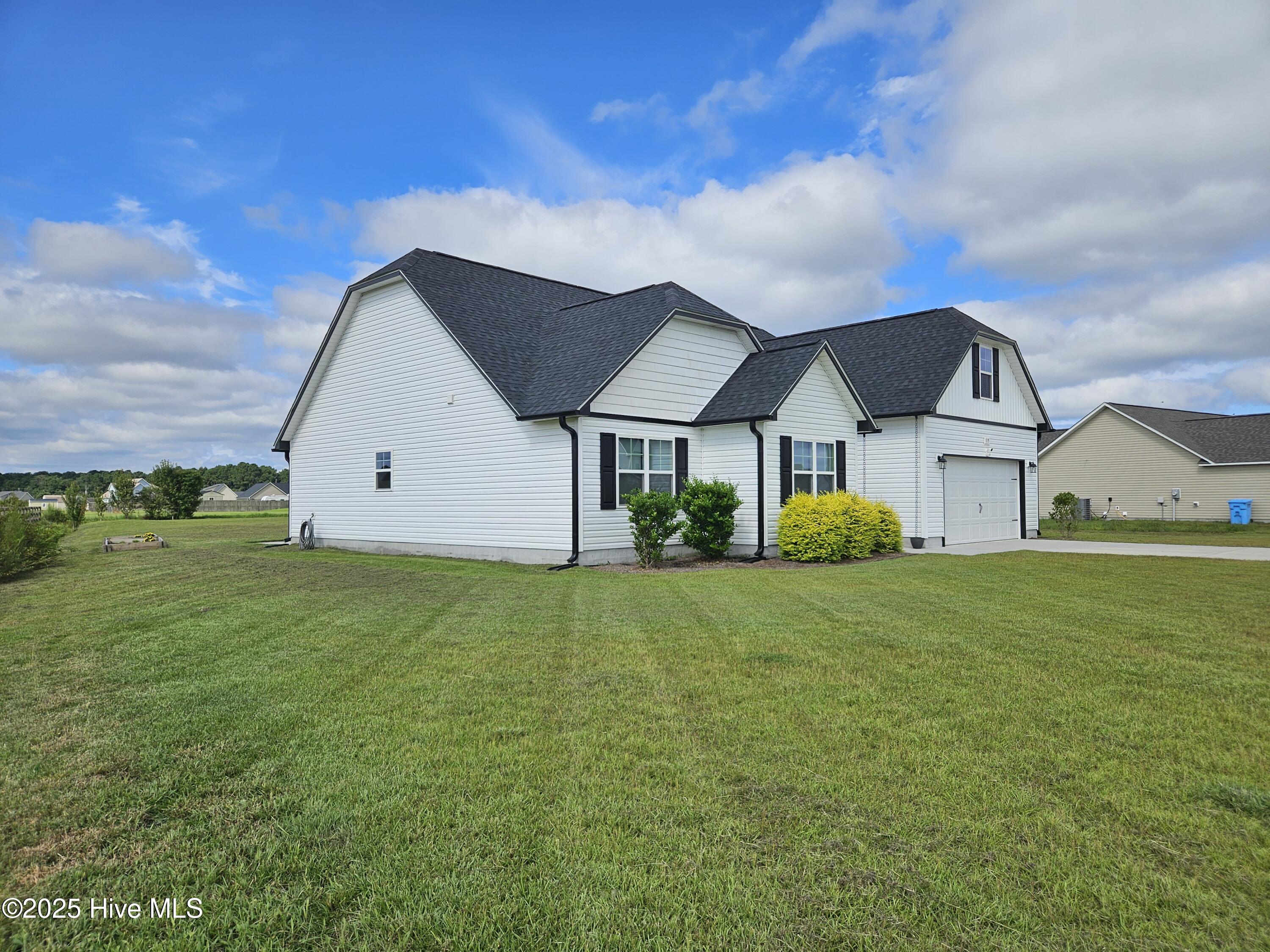 115 Cherry Ridge Court Richlands, NC 28574 - Photo 2 of 41 20250822_104728