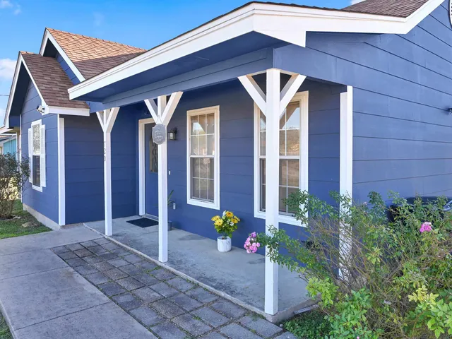 $265,000 | 720 Fallen Oak Drive, Bertram, TX 78605