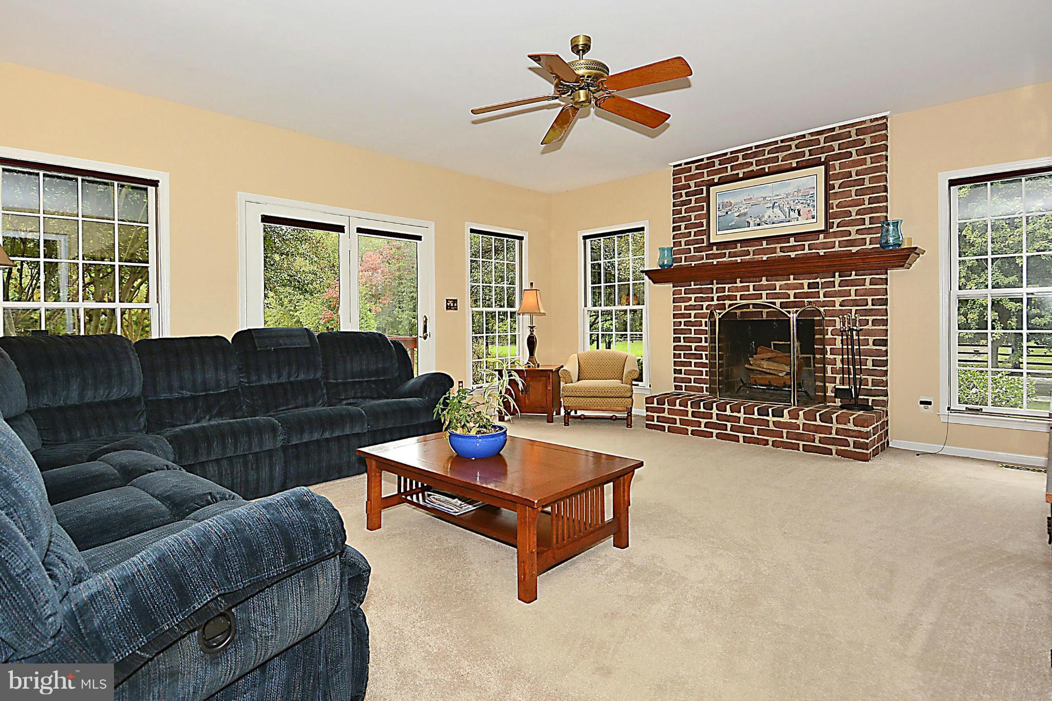 1879 Cherry Road Annapolis, MD 21409 - Photo 9 of 30 SPACIOUS FAMILY ROOM W/LARGE WINDOWS