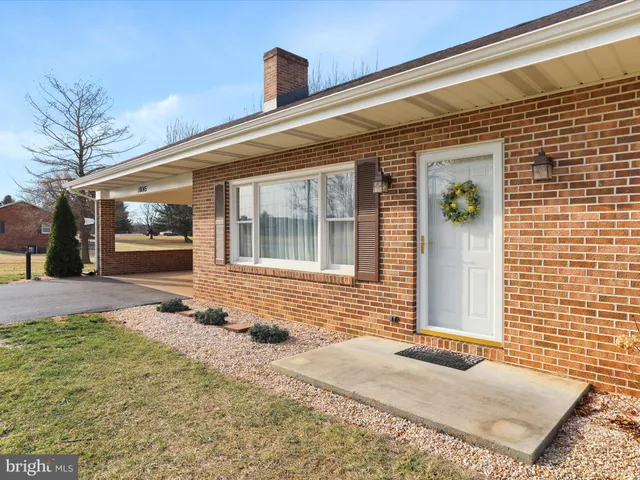 $410,000 | 18045 Lappans Road, Fairplay, MD 21733