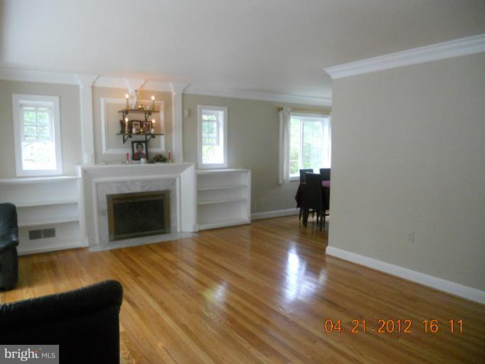 4019 Gallows Road Annandale, VA 22003 - Photo 12 of 18 Family Room