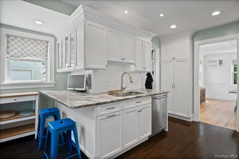 $989,000 | 367 Old Mamaroneck Road, White Plains, NY 10605