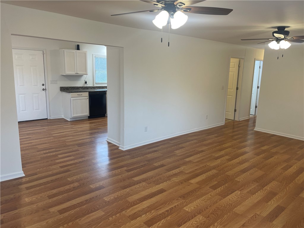 408 Hamby Road Starr, SC 29684 - Photo 7 of 37 Living Room