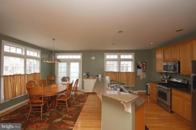 25537 Fretton Square South Riding, VA 20152 - Photo 15 of 23 Kitchen/Family Room