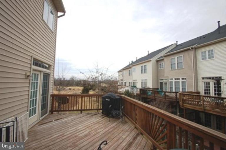 25537 Fretton Square South Riding, VA 20152 - Photo 5 of 23 Deck