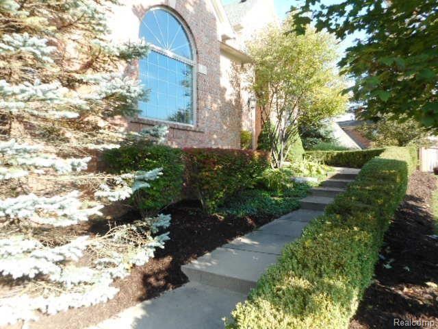 653 Langley Road Rochester Hills, MI 48309 - Photo 4 of 75