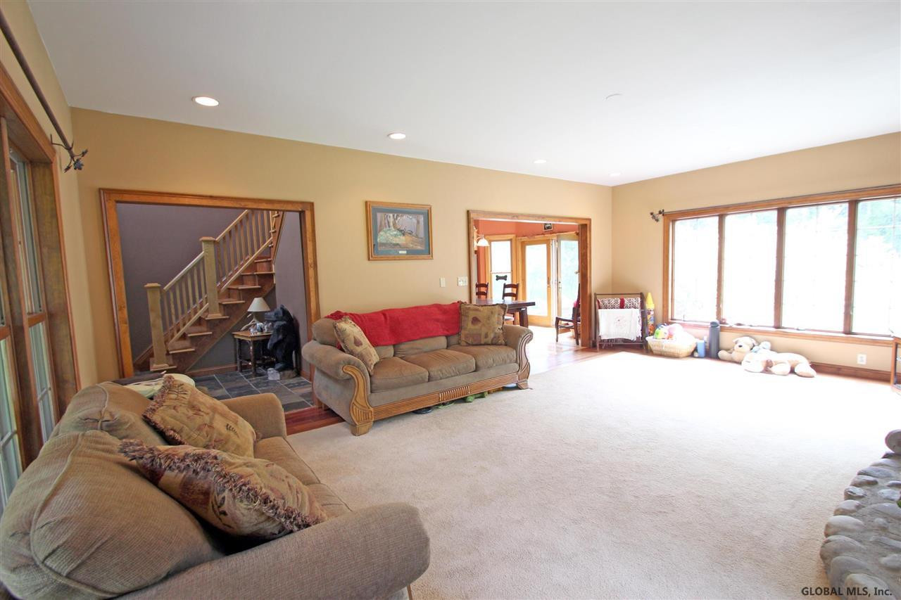 1225 Gordon Road Rotterdam, NY 12306 - Photo 9 of 52 Photo 9