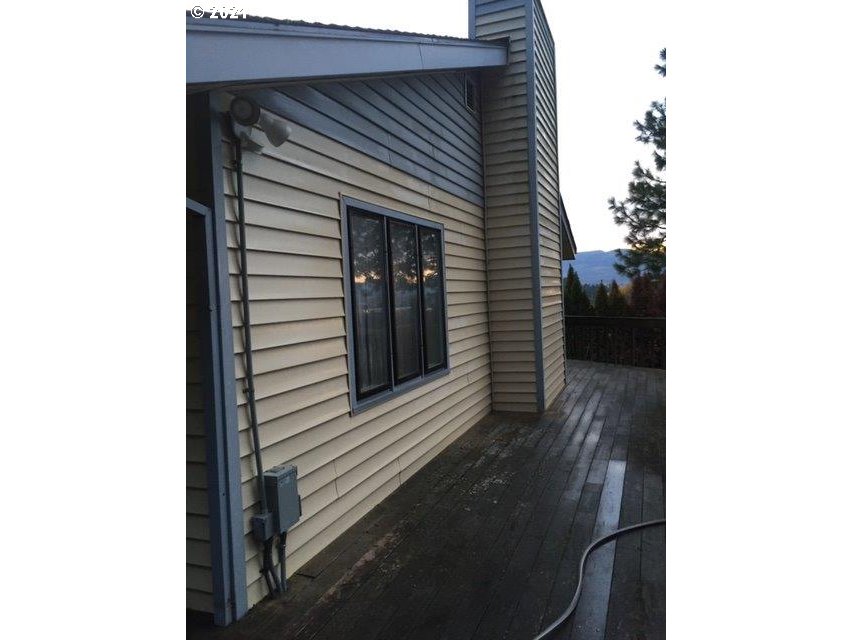 3501 Thomsen Road Hood River, OR 97031 - Photo 23 of 30 Gallery Image 23