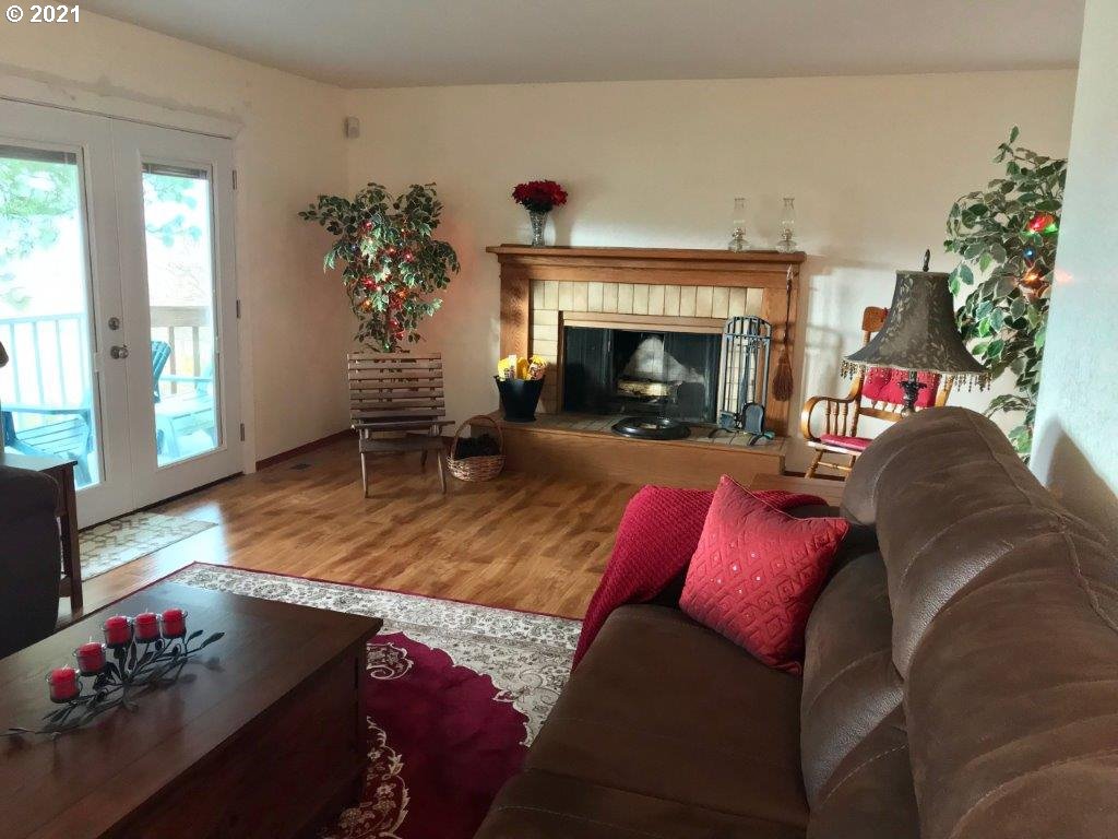 3501 Thomsen Road Hood River, OR 97031 - Photo 5 of 30 Gallery Image 5