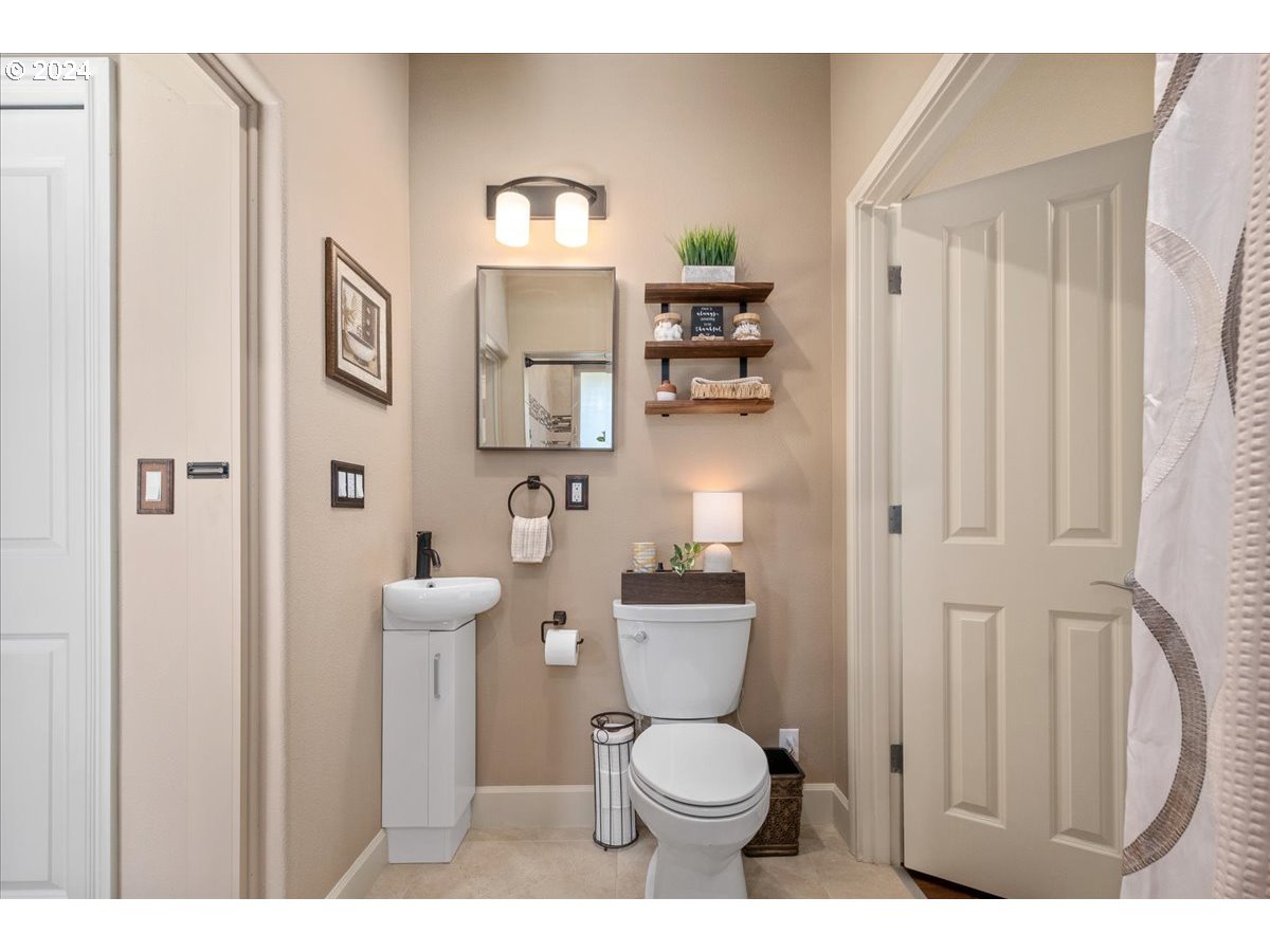 13294 Southwest Alpine View Tigard, OR 97224 - Photo 14 of 30 Gallery Image 14