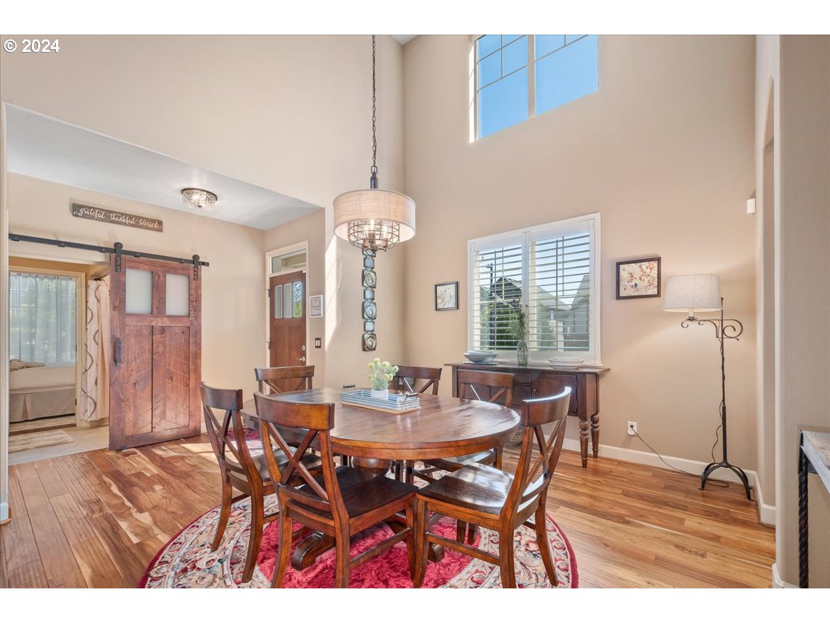 13294 Southwest Alpine View Tigard, OR 97224 - Photo 3 of 30 Gallery Image 3