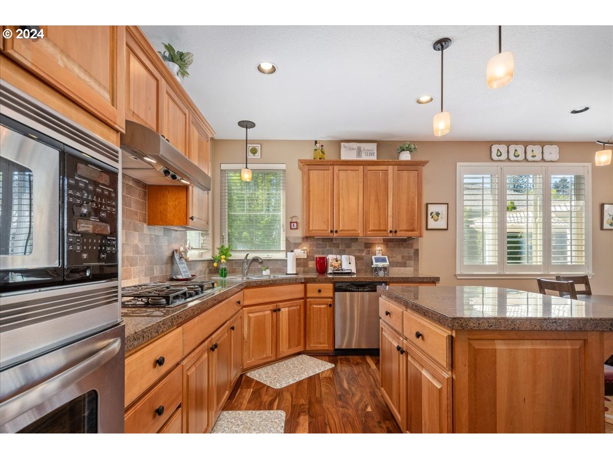 13294 Southwest Alpine View Tigard, OR 97224 - Photo 5 of 30 Gallery Image 5