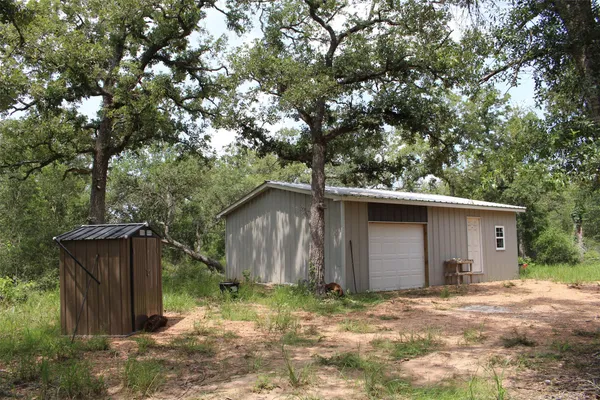 $164,996 | 479 Private 1581 Drive, Hallettsville, TX 77964