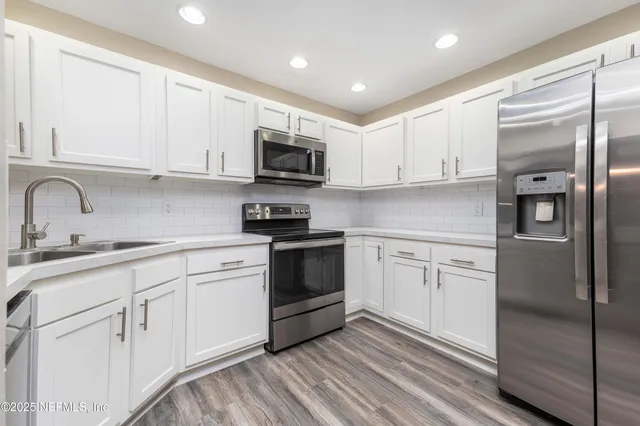 $185,000 | 85 Debarry Avenue, Unit 3021, Orange Park, FL 32073