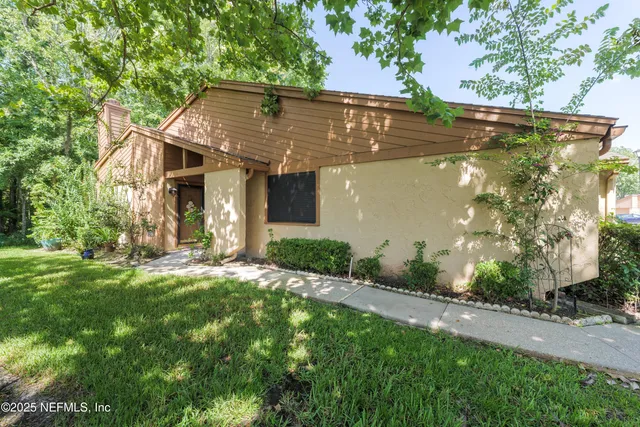 $185,000 | 85 Debarry Avenue, Unit 3021, Orange Park, FL 32073