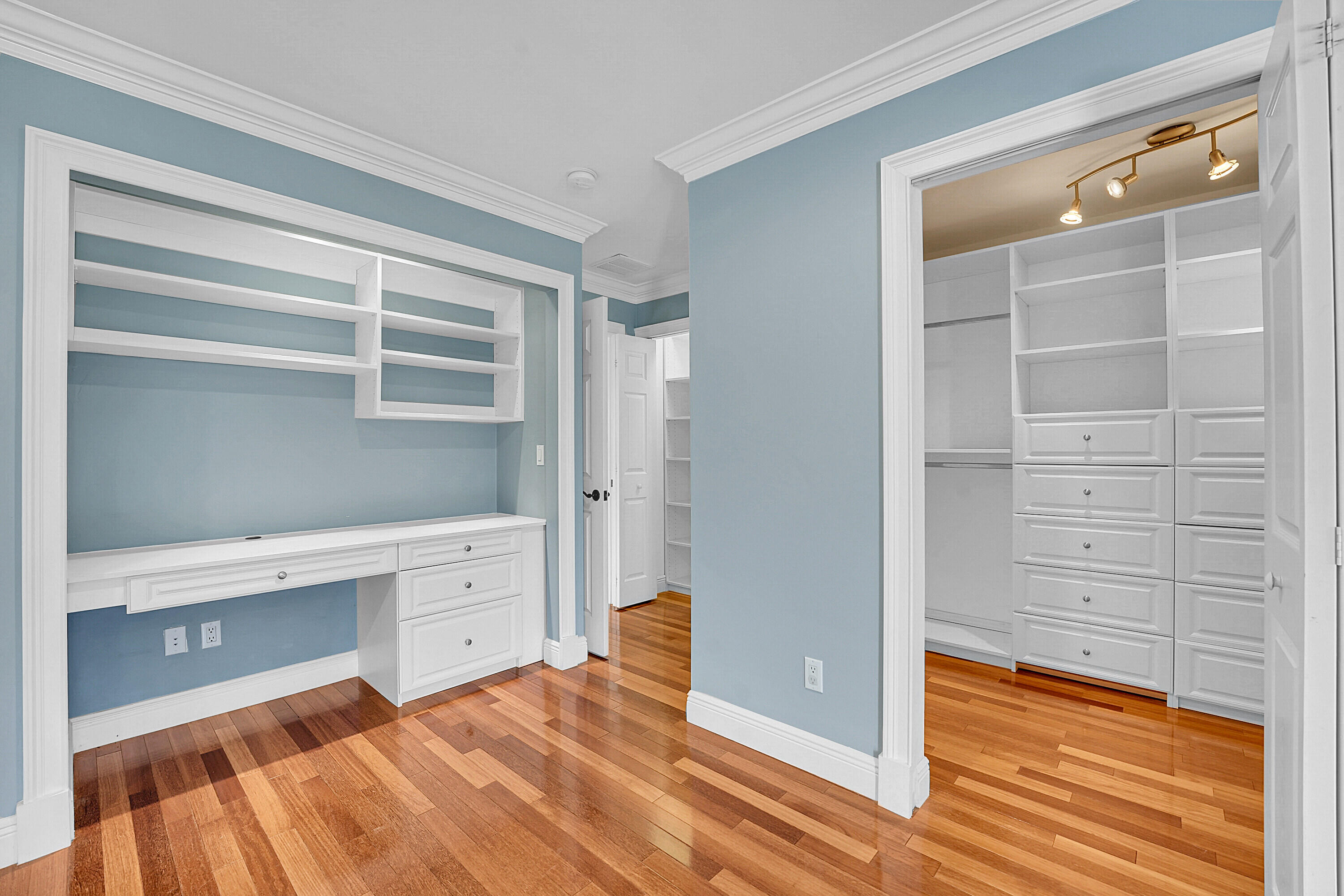 10 Middle Road Sewall's Point, FL 34996 - Photo 18 of 28 a room with a dresser and a window
