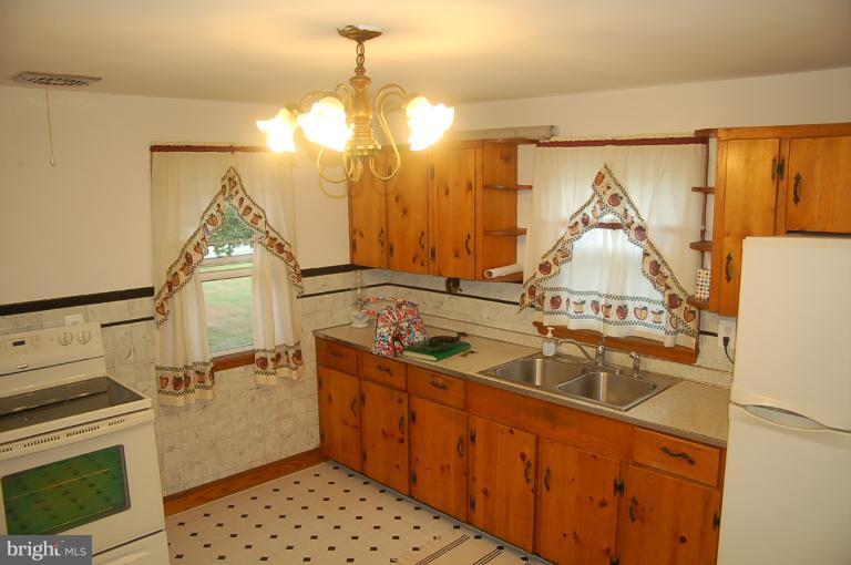 923 Prospect Mill Road Bel Air, MD 21015 - Photo 2 of 28 Kitchen
