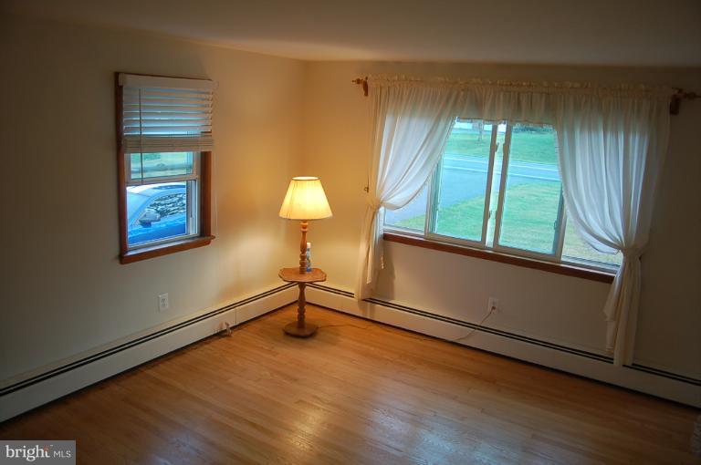 923 Prospect Mill Road Bel Air, MD 21015 - Photo 20 of 28 Living Room