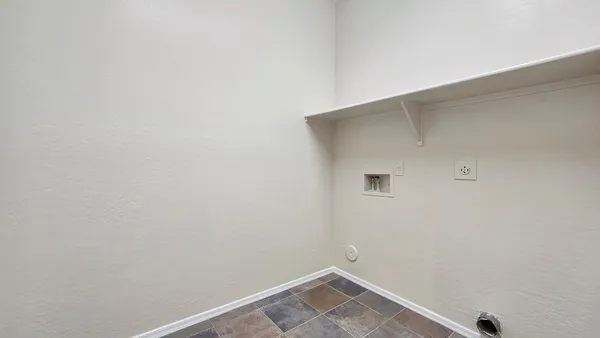 $1,800 | 13395 South 176th Lane, Goodyear, AZ 85338