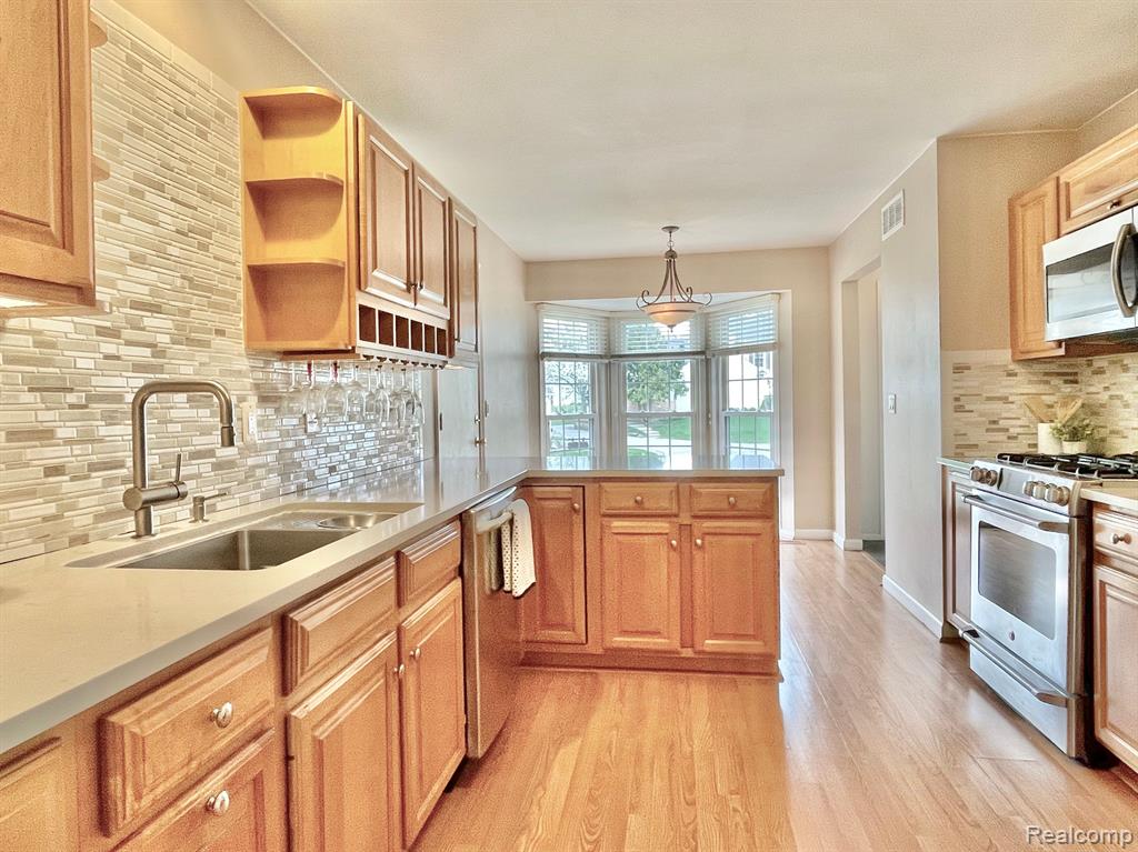 1223 Candlestick Lane Rochester Hills, MI 48306 - Photo 3 of 37